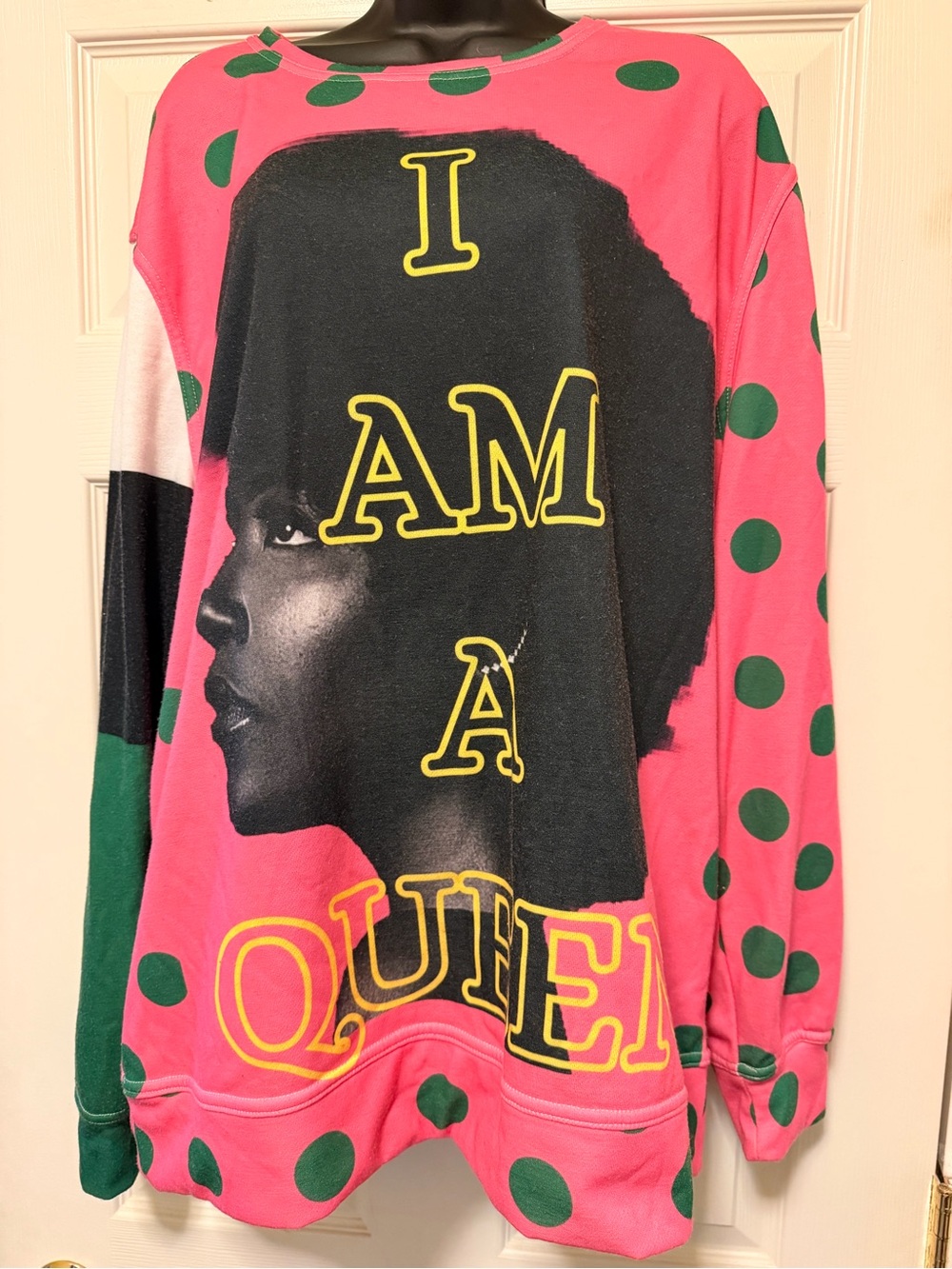 Pink Polka Dot 'I AM A QUEEN' Graphic Sweater